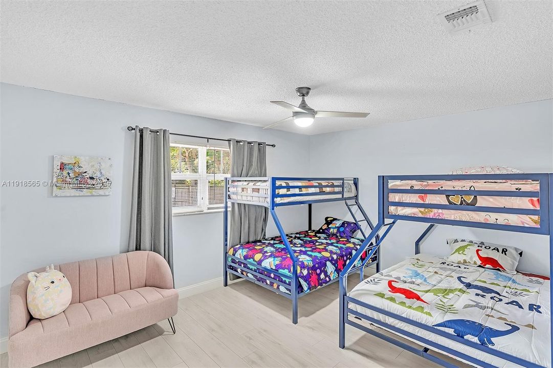 For Rent: $6,500 (5 beds, 3 baths, 2390 Square Feet)