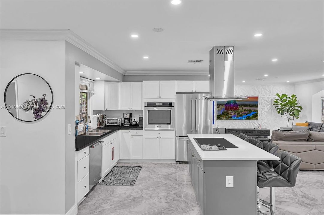 For Rent: $6,500 (5 beds, 3 baths, 2390 Square Feet)