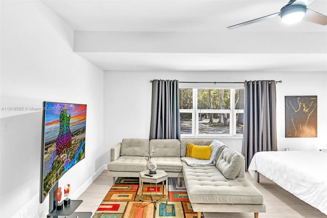 For Rent: $6,500 (5 beds, 3 baths, 2390 Square Feet)