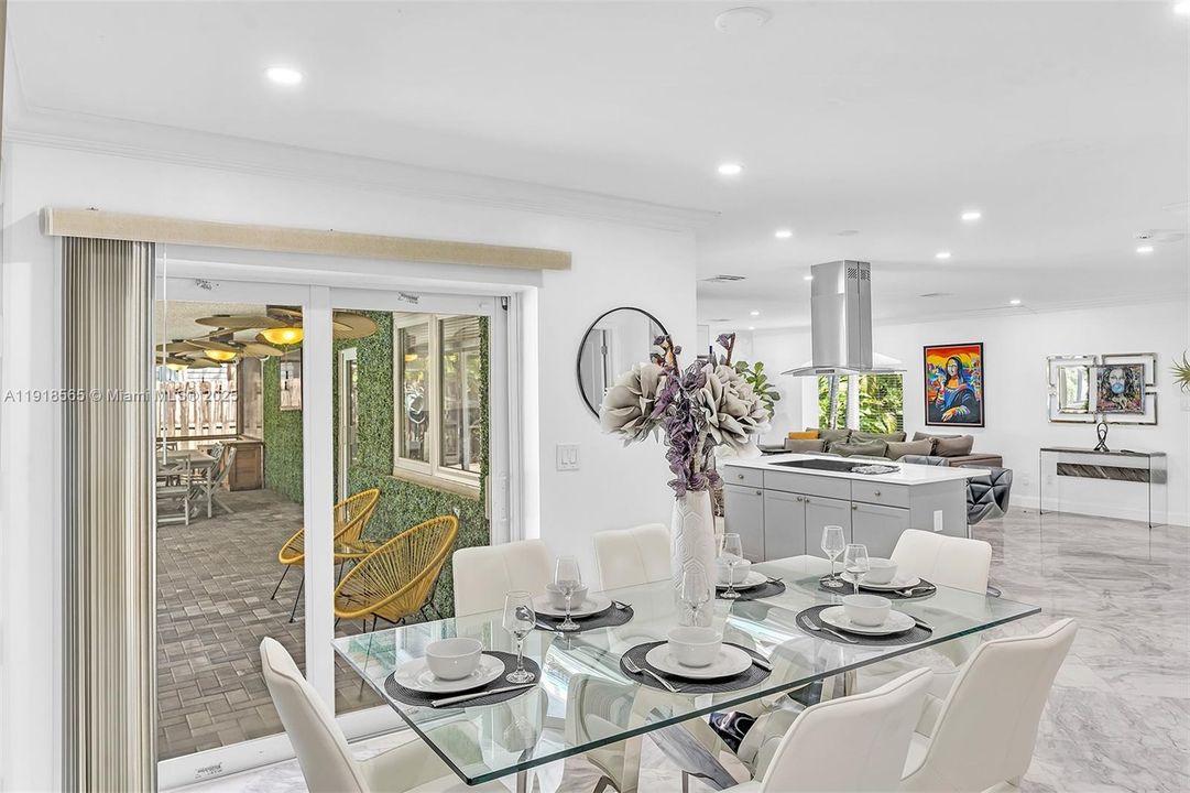 For Rent: $6,500 (5 beds, 3 baths, 2390 Square Feet)