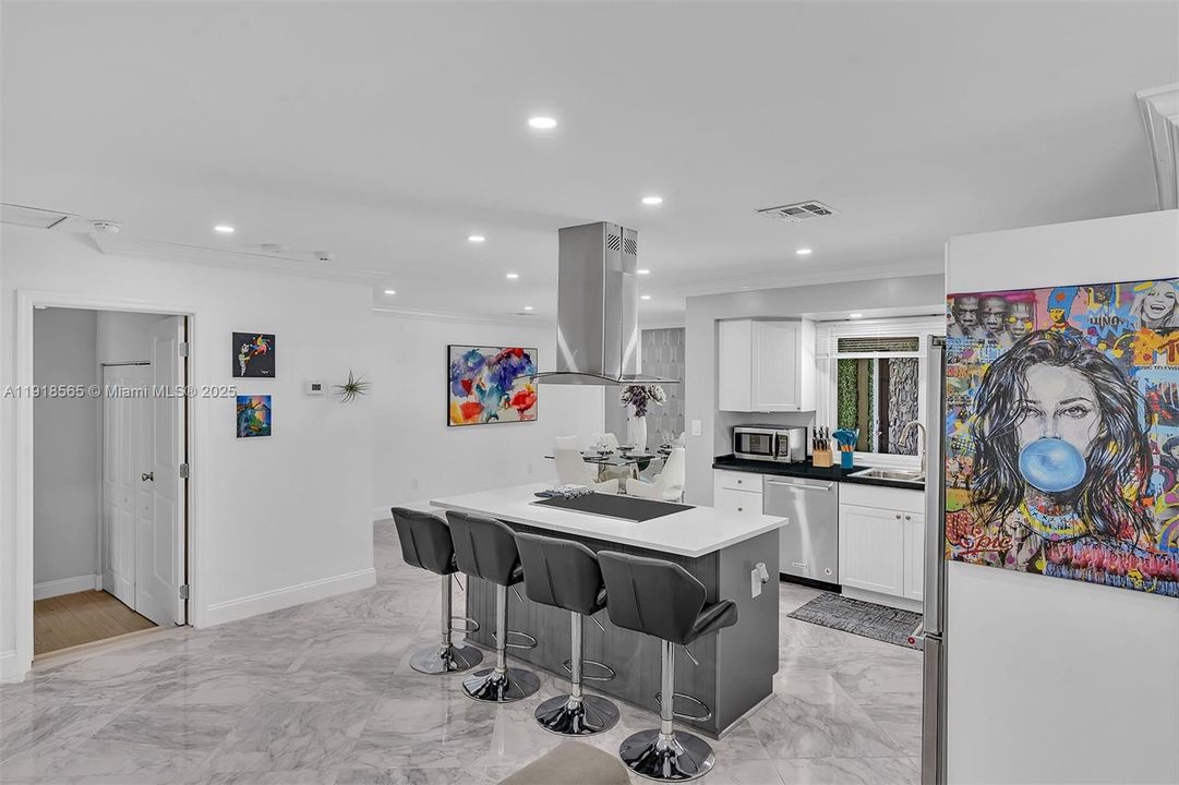 For Rent: $6,500 (5 beds, 3 baths, 2390 Square Feet)