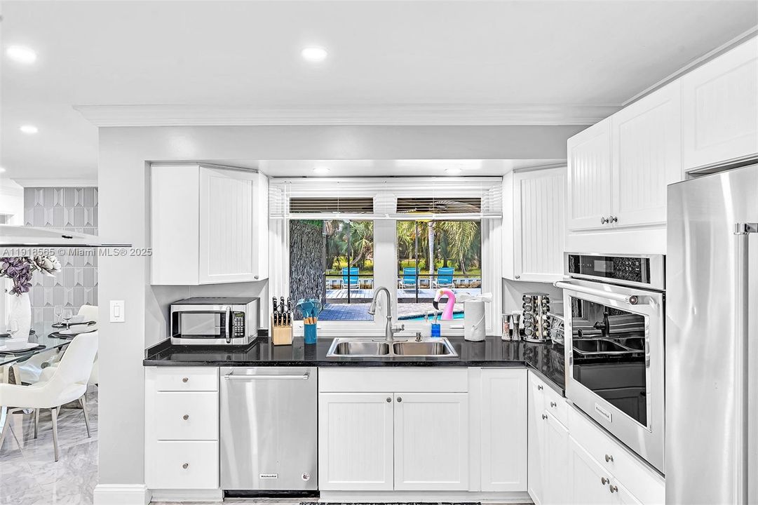 For Rent: $6,500 (5 beds, 3 baths, 2390 Square Feet)