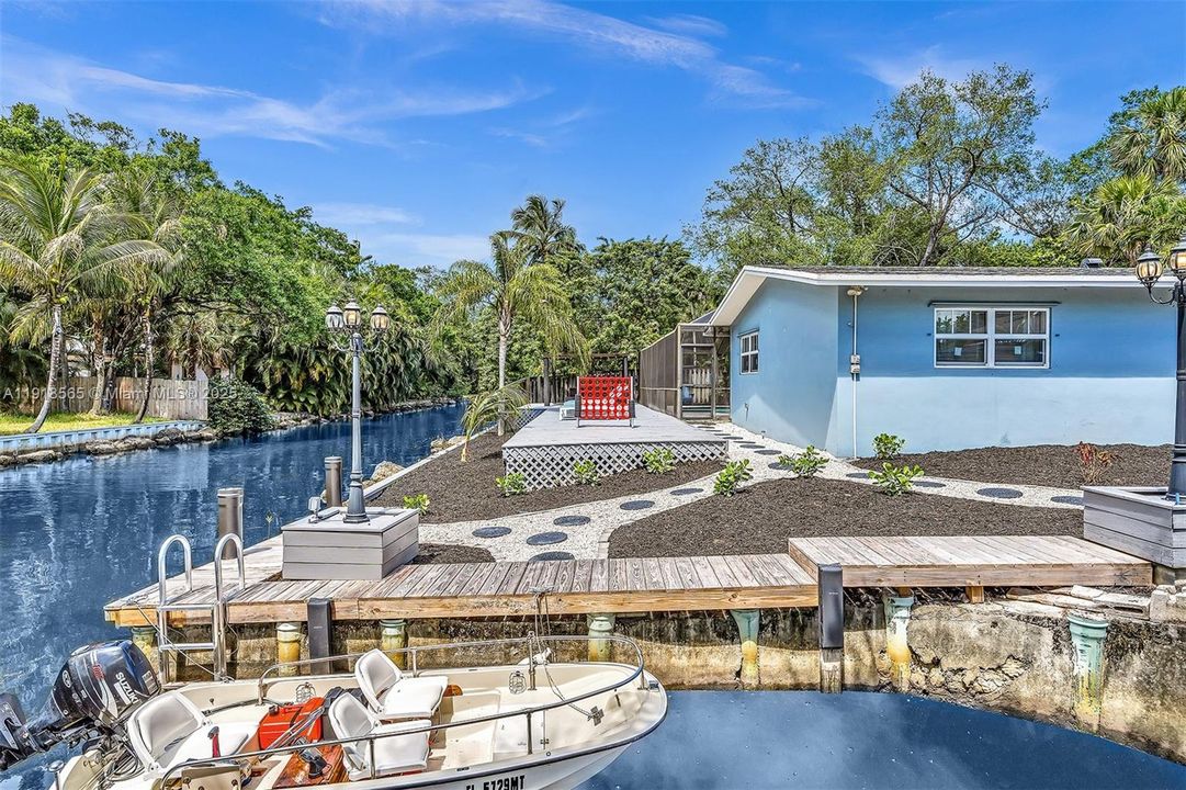 For Rent: $6,500 (5 beds, 3 baths, 2390 Square Feet)