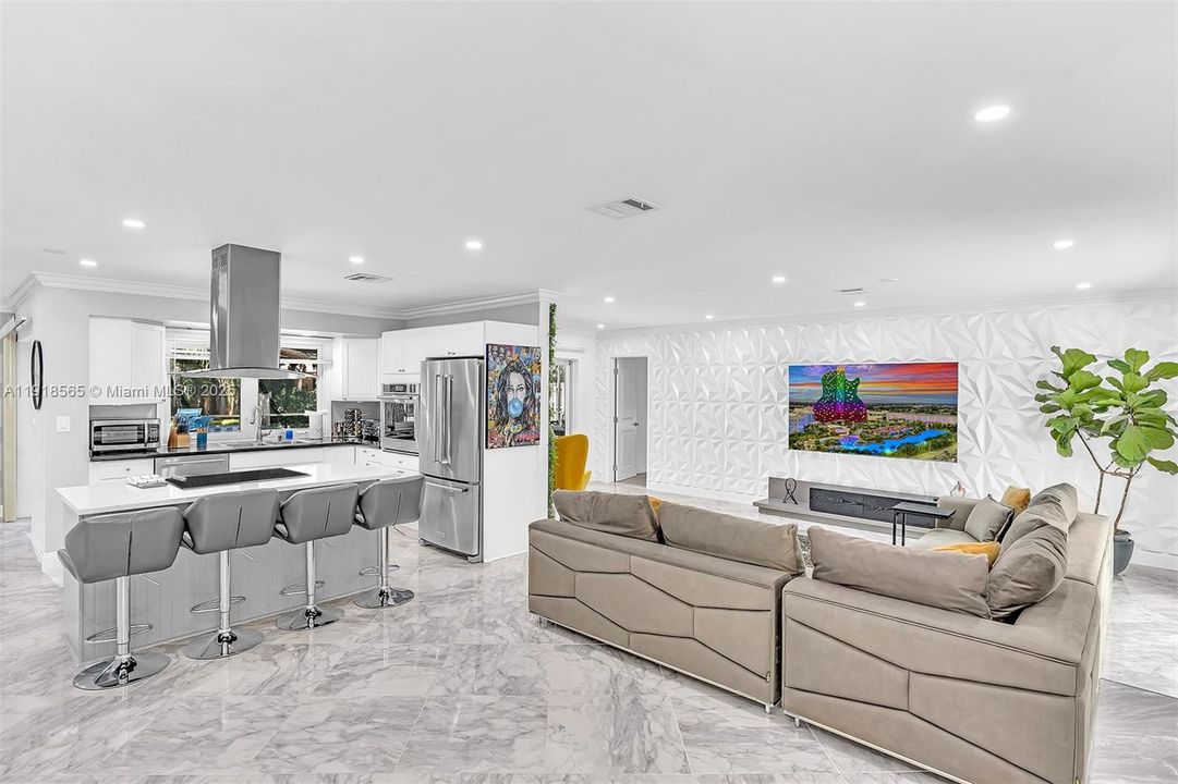 For Rent: $6,500 (5 beds, 3 baths, 2390 Square Feet)