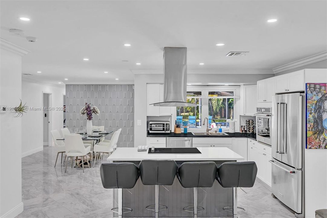 For Rent: $6,500 (5 beds, 3 baths, 2390 Square Feet)