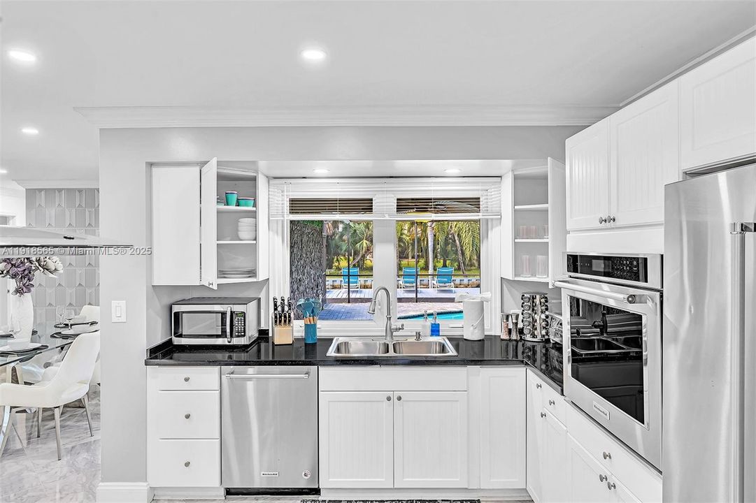 For Rent: $6,500 (5 beds, 3 baths, 2390 Square Feet)