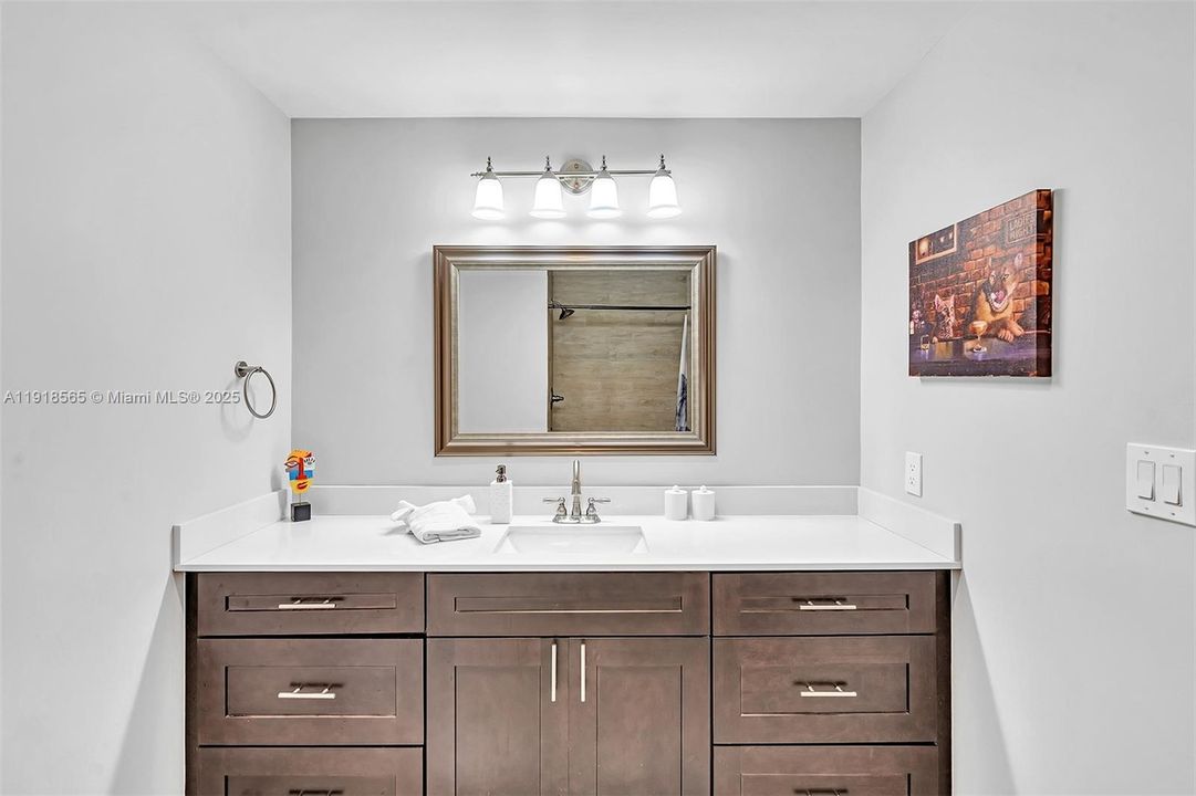 For Rent: $6,500 (5 beds, 3 baths, 2390 Square Feet)