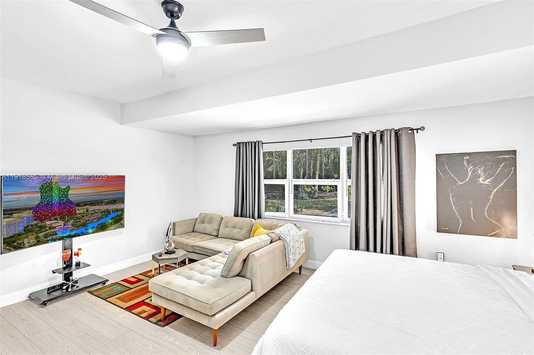 For Rent: $6,500 (5 beds, 3 baths, 2390 Square Feet)