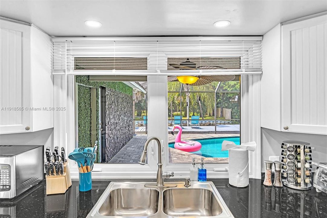 For Rent: $6,500 (5 beds, 3 baths, 2390 Square Feet)