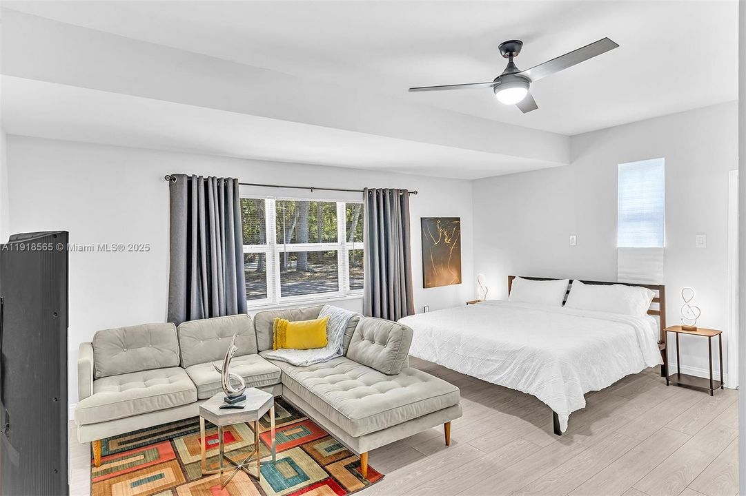 For Rent: $6,500 (5 beds, 3 baths, 2390 Square Feet)