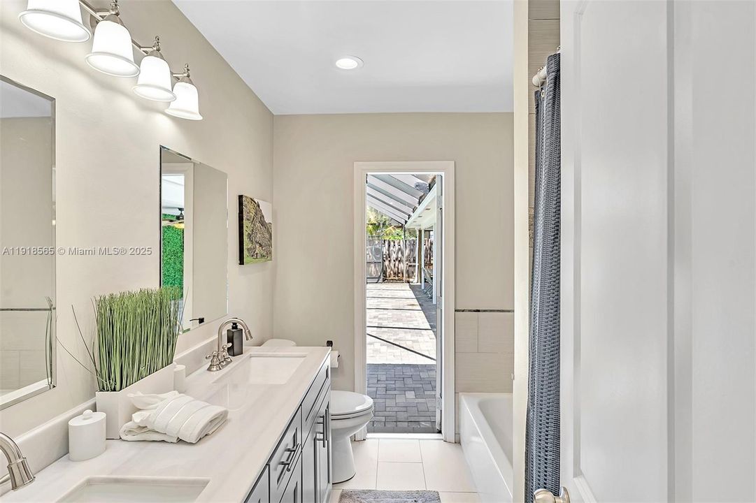 For Rent: $6,500 (5 beds, 3 baths, 2390 Square Feet)