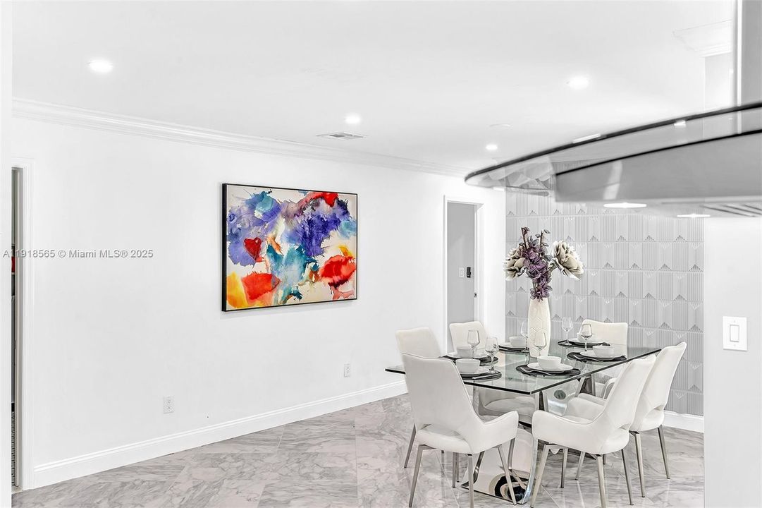 For Rent: $6,500 (5 beds, 3 baths, 2390 Square Feet)