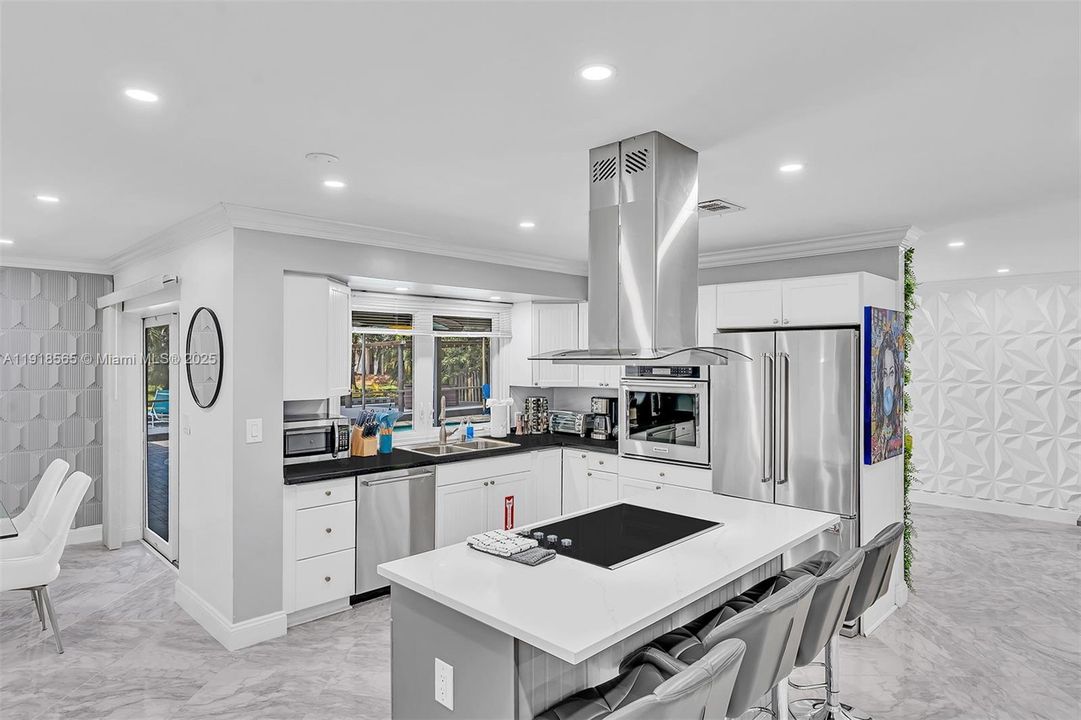 For Rent: $6,500 (5 beds, 3 baths, 2390 Square Feet)