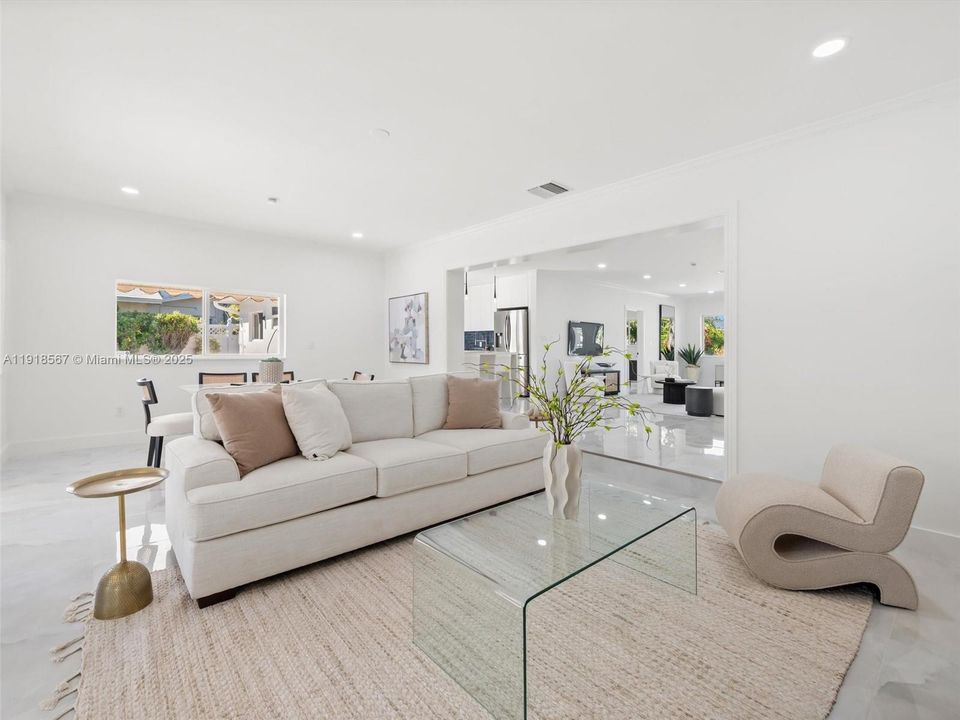 待售: $1,599,000 (4 贝兹, 3 浴室, 2135 平方英尺)