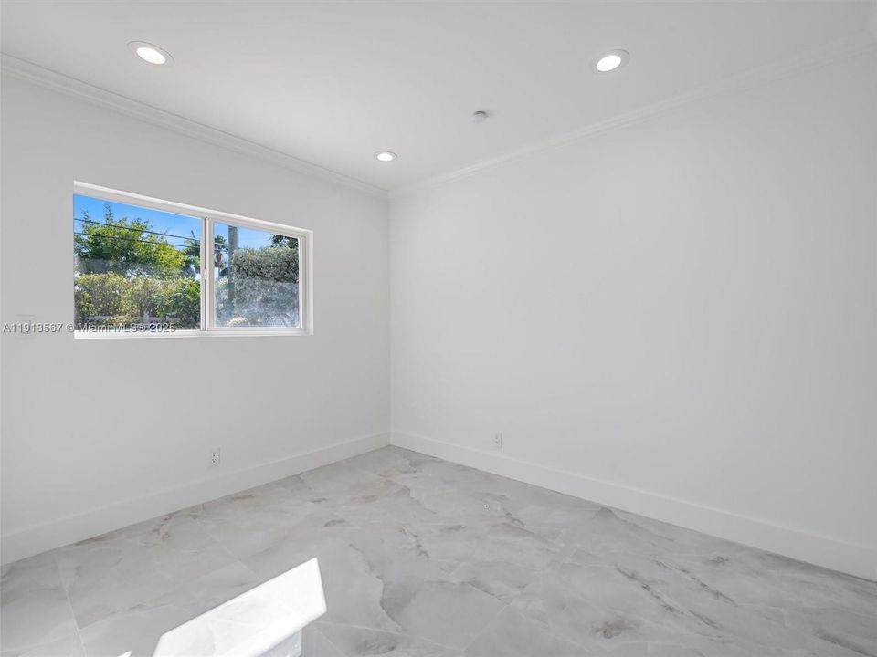 待售: $1,599,000 (4 贝兹, 3 浴室, 2135 平方英尺)