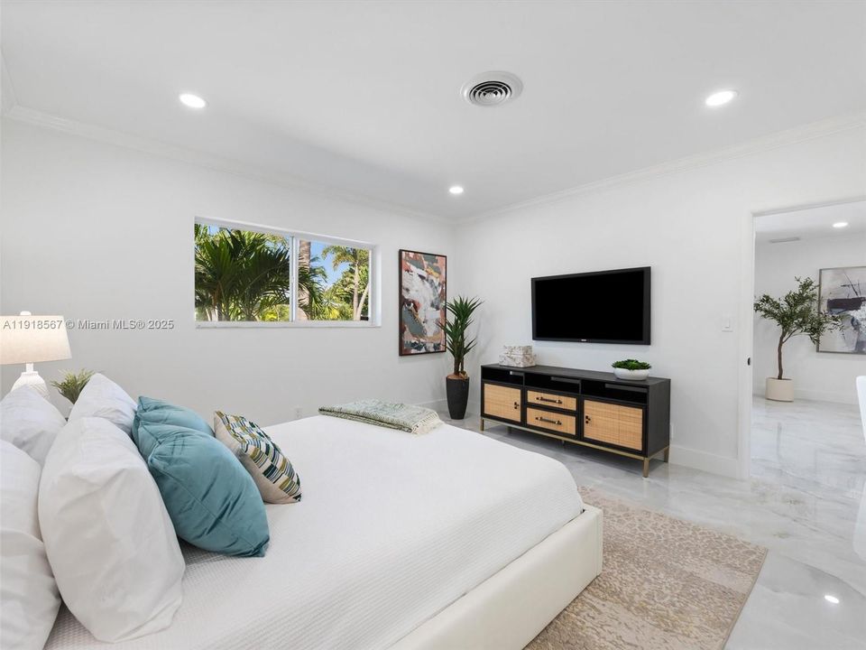 待售: $1,599,000 (4 贝兹, 3 浴室, 2135 平方英尺)