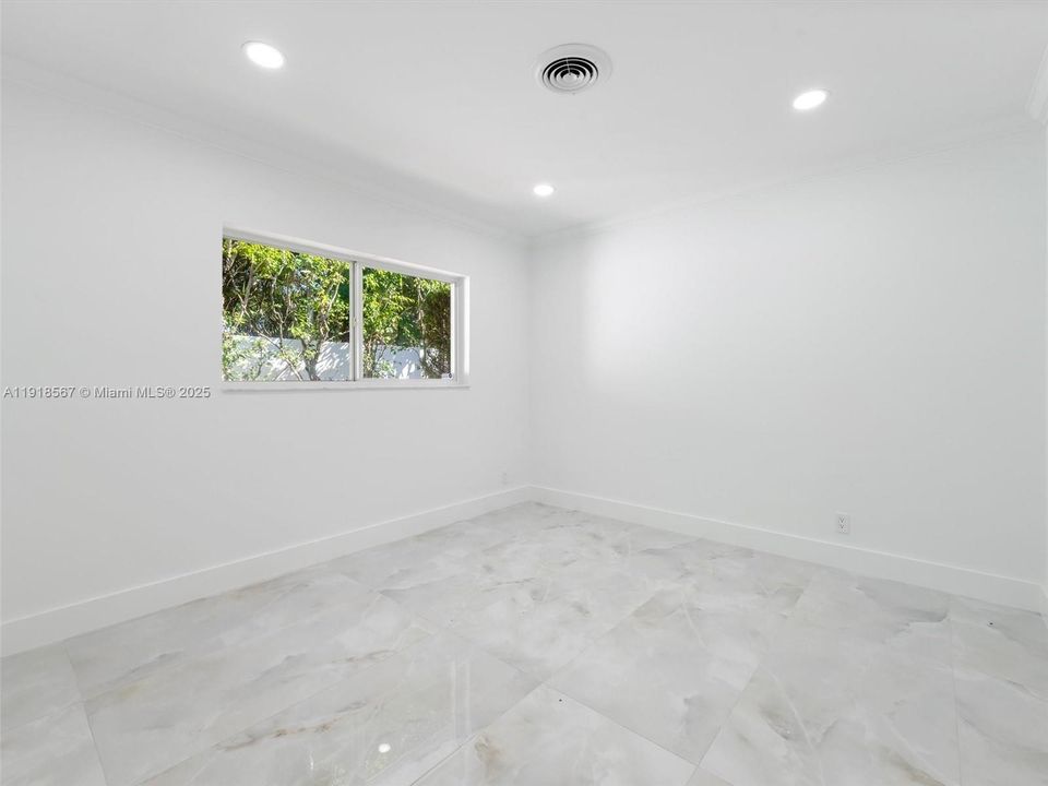 待售: $1,599,000 (4 贝兹, 3 浴室, 2135 平方英尺)