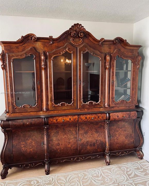 For Sale: $69,000 (1 beds, 1 baths, 688 Square Feet)