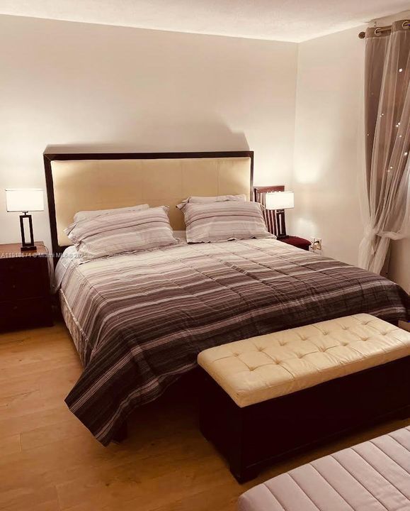 For Sale: $69,000 (1 beds, 1 baths, 688 Square Feet)