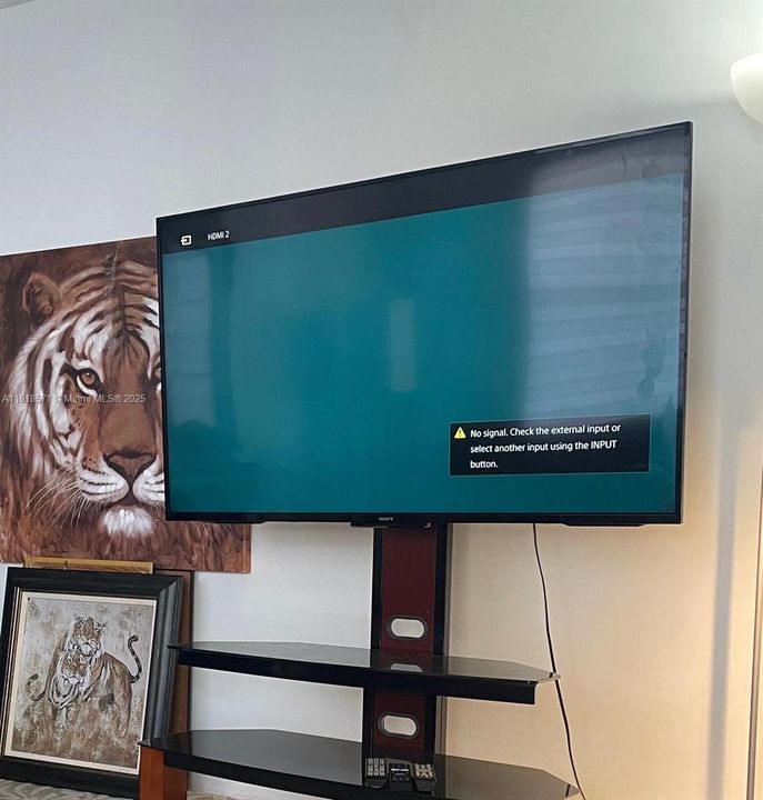 For Sale: $69,000 (1 beds, 1 baths, 688 Square Feet)