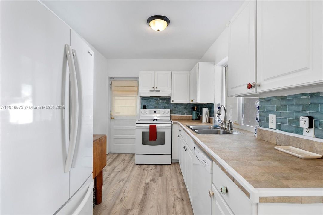 For Sale: $499,900 (3 beds, 2 baths, 1513 Square Feet)