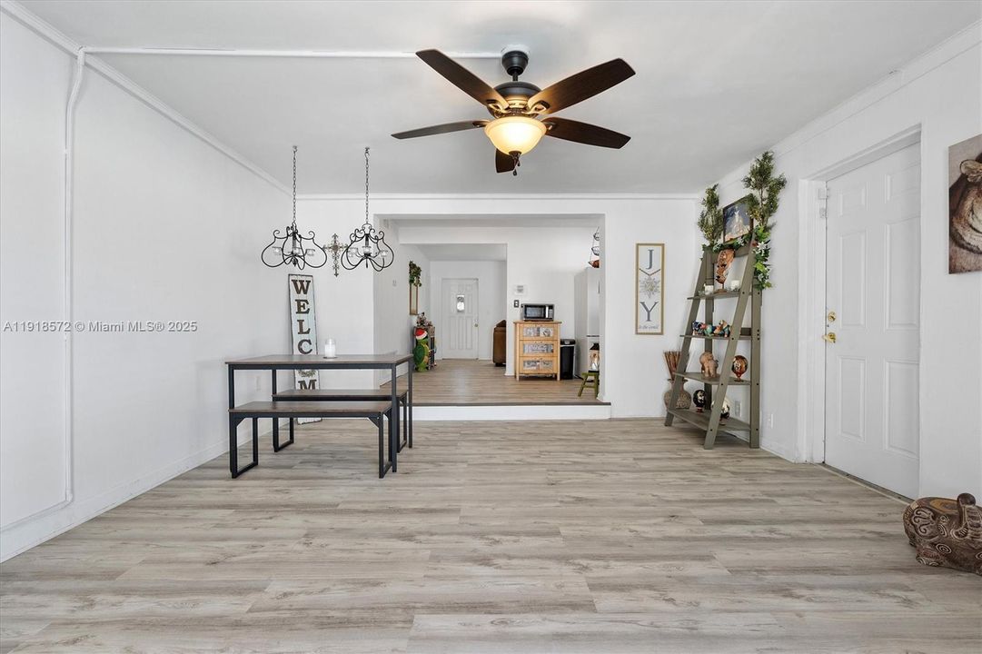 For Sale: $499,900 (3 beds, 2 baths, 1513 Square Feet)