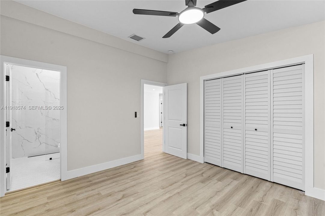 Под контрактом: $599,999 (3 спален, 3 ванн, 1360 Квадратных фут)