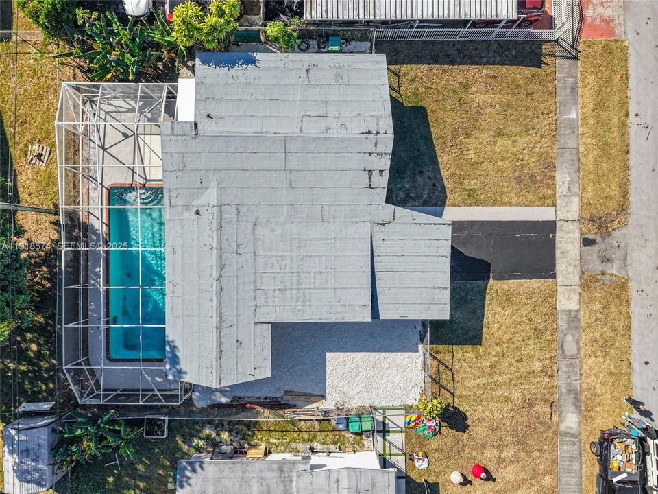 Под контрактом: $599,999 (3 спален, 3 ванн, 1360 Квадратных фут)