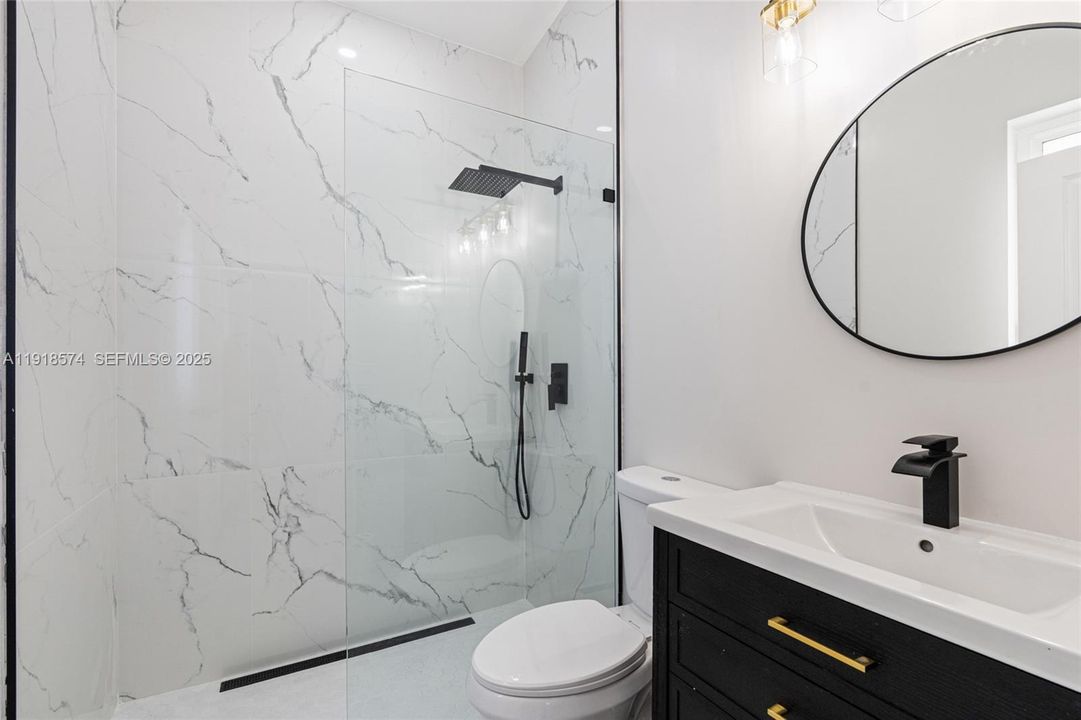 Под контрактом: $599,999 (3 спален, 3 ванн, 1360 Квадратных фут)