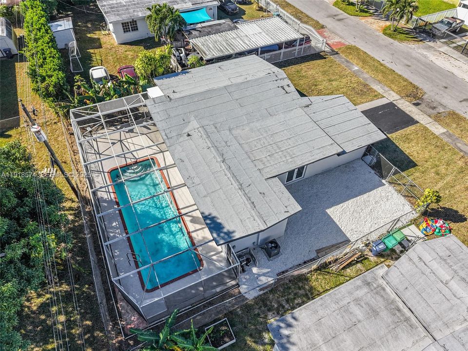 Под контрактом: $599,999 (3 спален, 3 ванн, 1360 Квадратных фут)