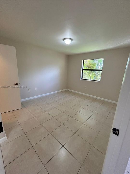 出租: $2,400 (2 贝兹, 2 浴室, 1053 平方英尺)