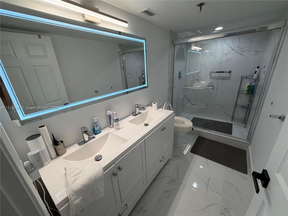 For Rent: $2,950 (2 beds, 2 baths, 1230 Square Feet)