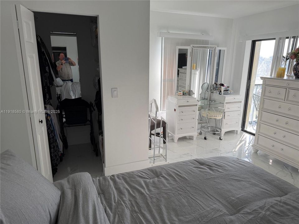 For Rent: $2,950 (2 beds, 2 baths, 1230 Square Feet)