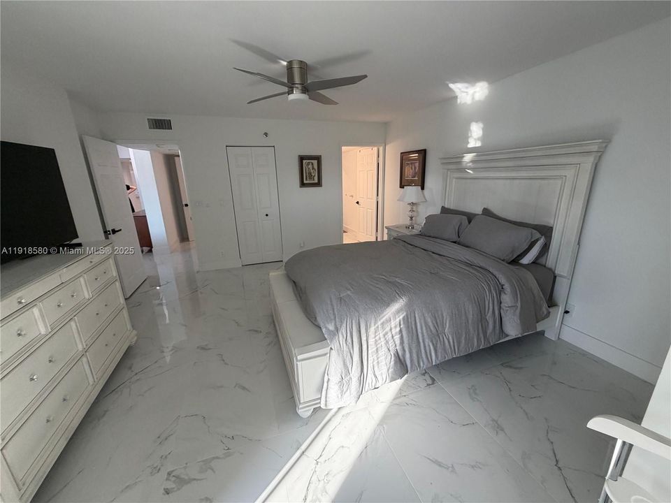 For Rent: $2,950 (2 beds, 2 baths, 1230 Square Feet)