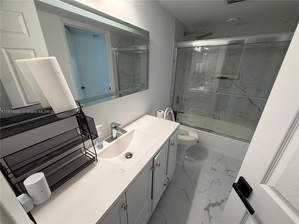 For Rent: $2,950 (2 beds, 2 baths, 1230 Square Feet)