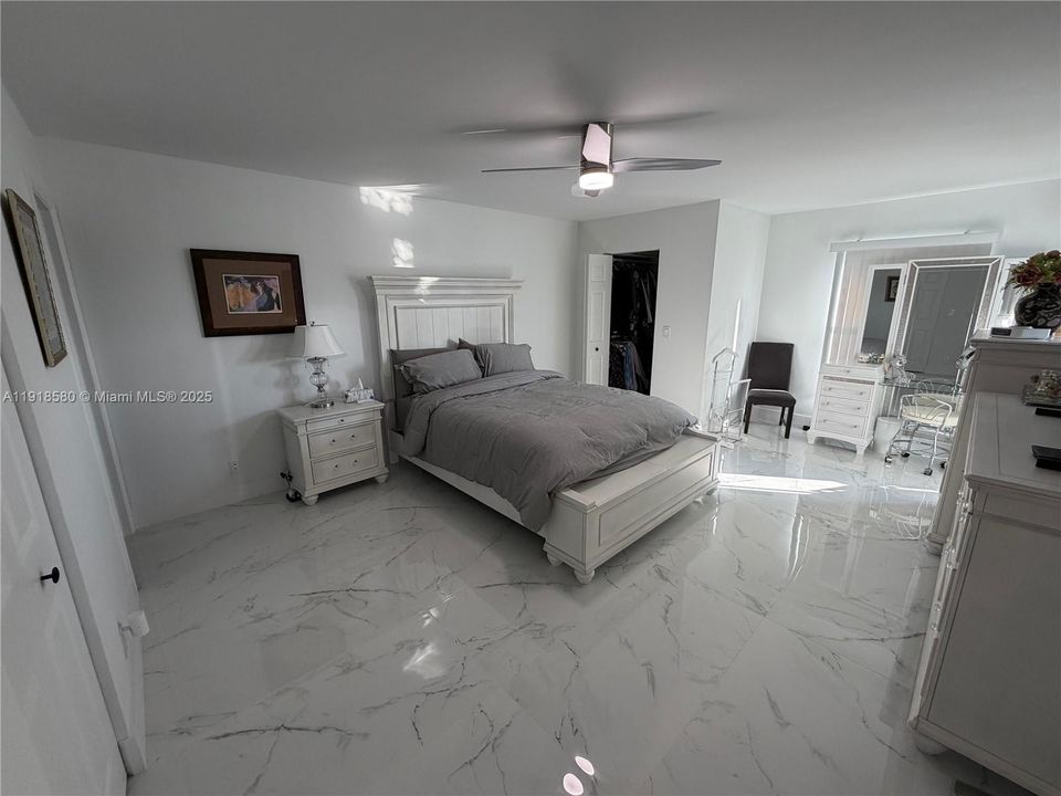 For Rent: $2,950 (2 beds, 2 baths, 1230 Square Feet)