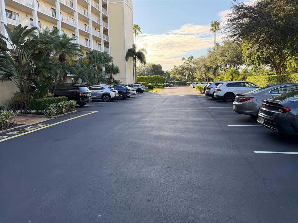 For Rent: $2,950 (2 beds, 2 baths, 1230 Square Feet)