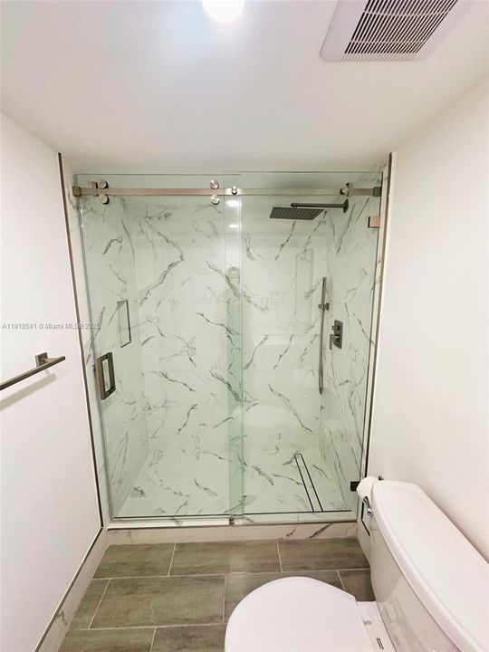 For Rent: $1,900 (1 beds, 1 baths, 614 Square Feet)