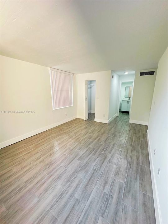 For Rent: $1,900 (1 beds, 1 baths, 614 Square Feet)