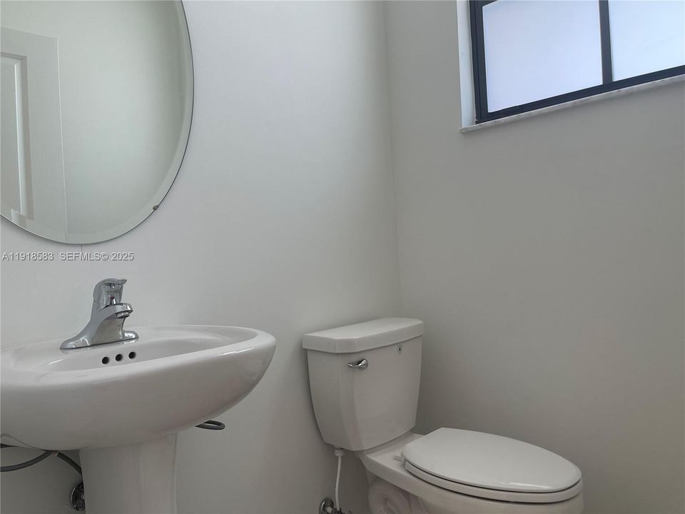 В аренду: $2,700 (3 спален, 2 ванн, 0 Квадратных фут)