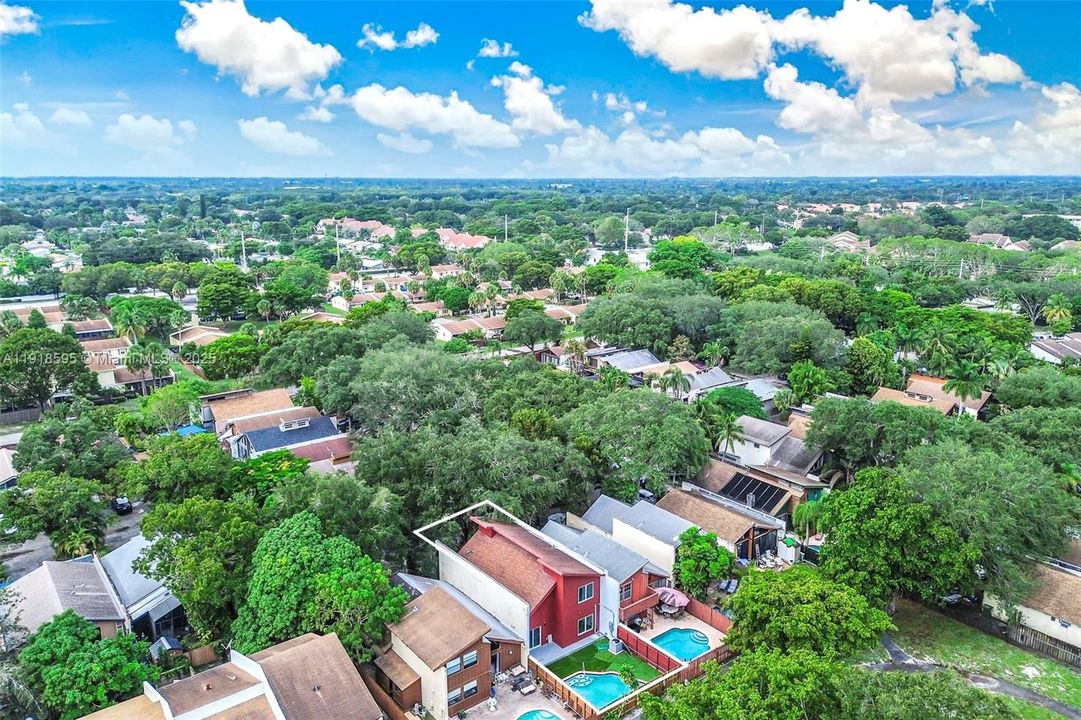 For Sale: $544,000 (5 beds, 2 baths, 1873 Square Feet)