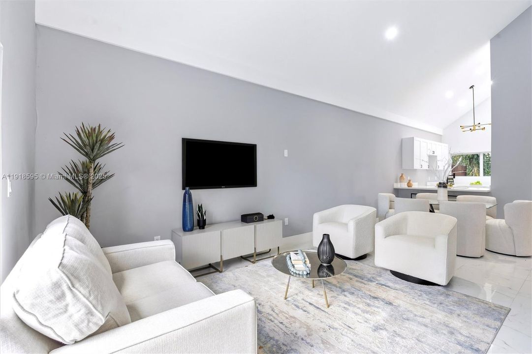 For Sale: $544,000 (5 beds, 2 baths, 1873 Square Feet)