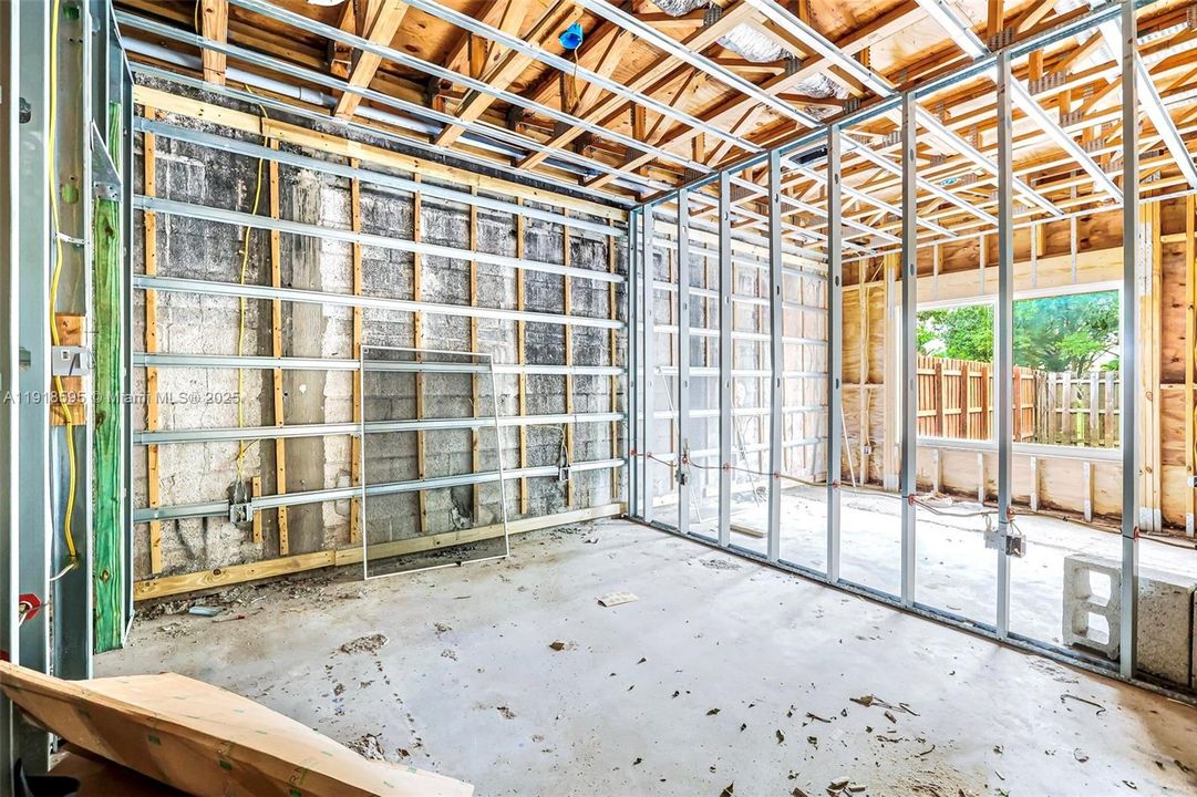 For Sale: $544,000 (5 beds, 2 baths, 1873 Square Feet)