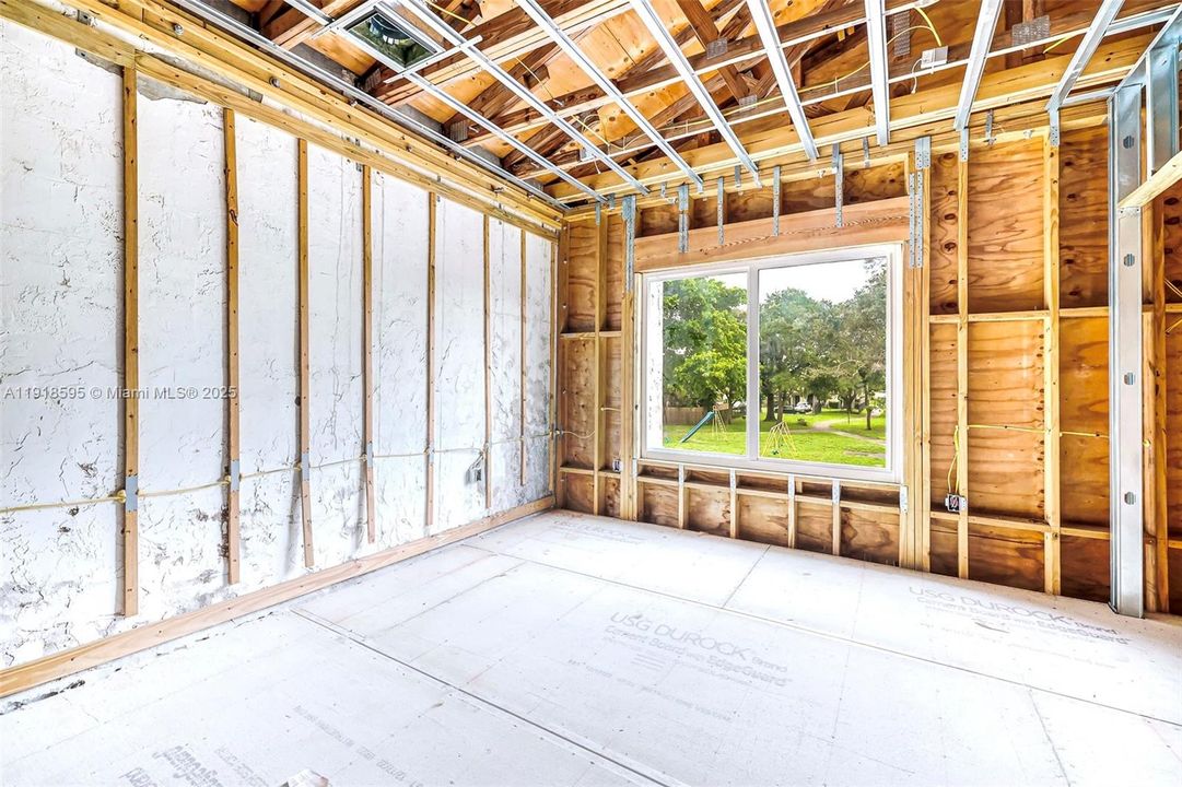 For Sale: $544,000 (5 beds, 2 baths, 1873 Square Feet)