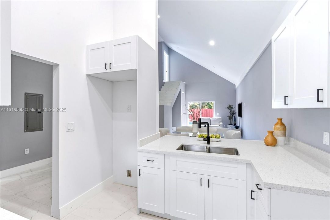 For Sale: $544,000 (5 beds, 2 baths, 1873 Square Feet)