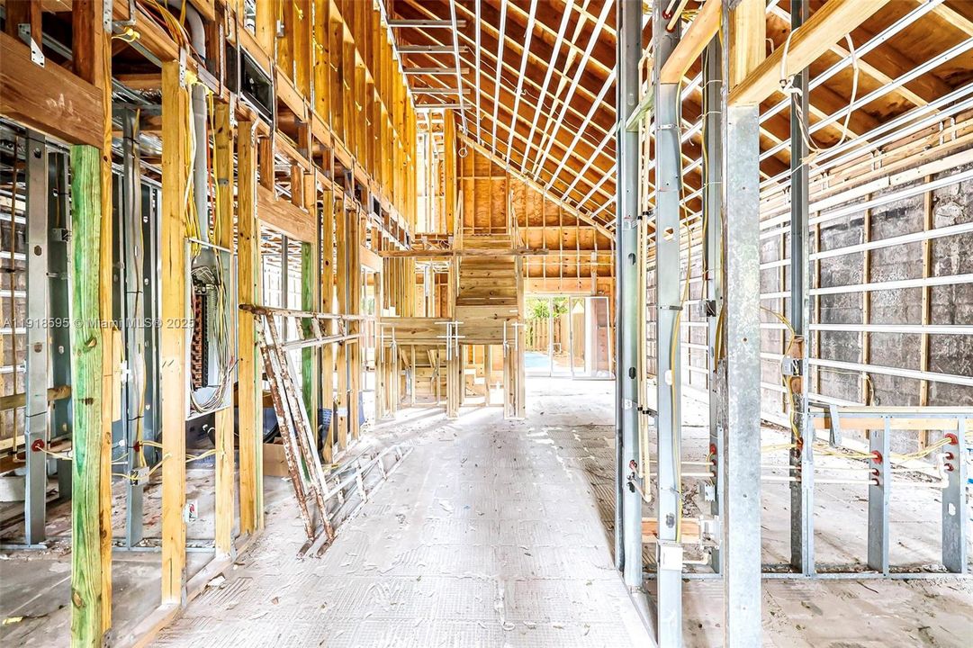 For Sale: $544,000 (5 beds, 2 baths, 1873 Square Feet)