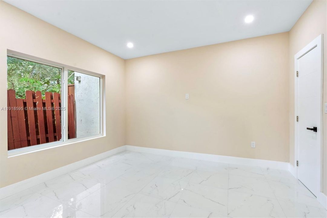 For Sale: $544,000 (5 beds, 2 baths, 1873 Square Feet)