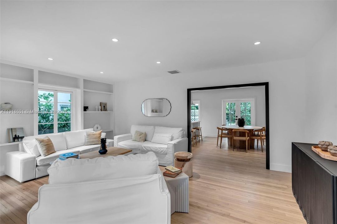 For Rent: $6,000 (2 beds, 1 baths, 1087 Square Feet)