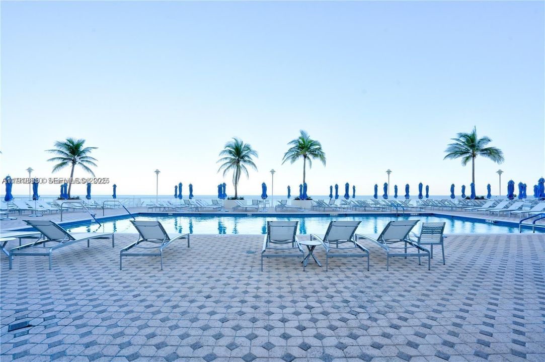 На продажу: $630,000 (2 спален, 2 ванн, 1440 Квадратных фут)