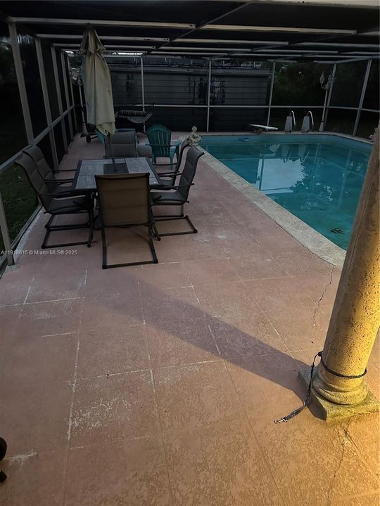 На продажу: $565,000 (3 спален, 1 ванн, 1414 Квадратных фут)